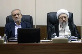 آملی لاریجانی خطاب به پزشکیان: اهانت&zwnj;های رئیس جمهور آمریکا علیه ایران را پاسخ دهید