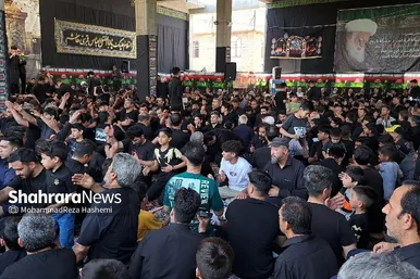ظهر عاشورا در هیئت قندهاری‌های مشهد