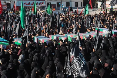 تشییع پیکر 12 شهید گمنام دفاع مقدس و 2 شهید حادثه تروریستی راسک در مشهد