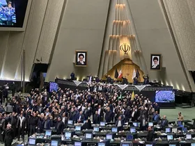 ویدئو | تلاش برخی نمایندگان مجلس برای دیده شدن و نگاه به دوربین