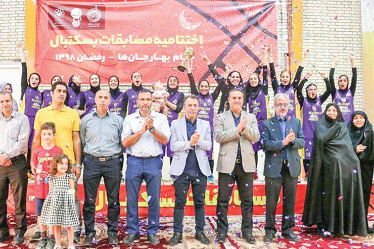 «داناک» کاپ قهرمانی بسکتبال را بالای‌سر برد