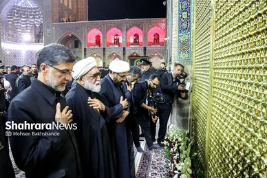 شام غریبان حسینی در حرم مطهر رضوی