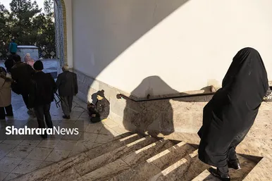 آیین چراغ برات در آرامگاه خواجه ربیع