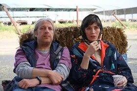 گزارش مردمی از فیلم &laquo;چرا گریه نمی&zwnj;کنی&raquo; ساخته علیرضا معتمدی در پنجمین روز جشنواره فیلم فجر مشهد + فیلم