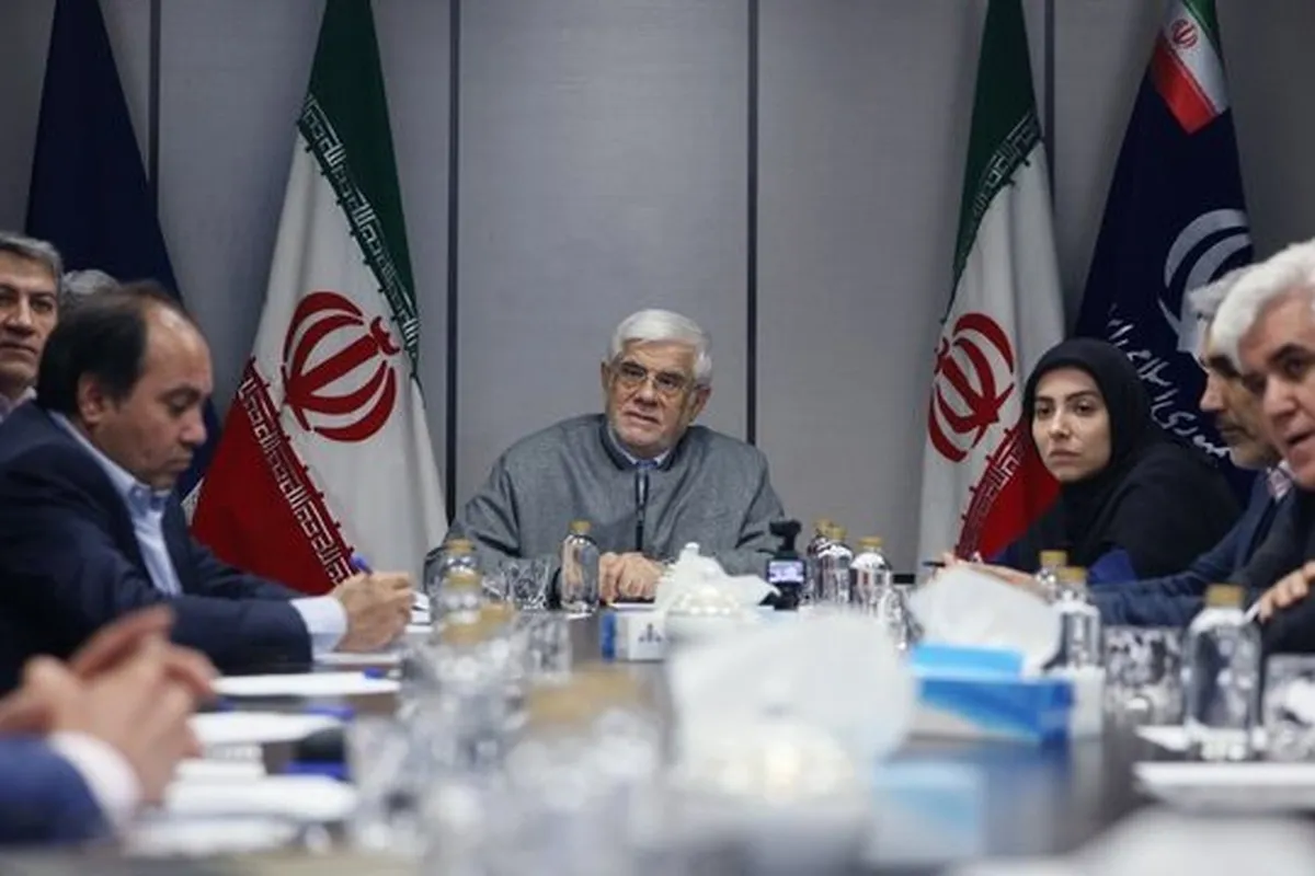 تقدیر عارف از عملکرد درخشان صنعت نفت در دوران جنگ