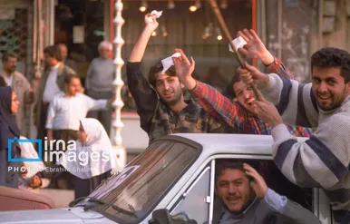 ۸ آذر ۱۳۷۶ روزی که ایران خندید
