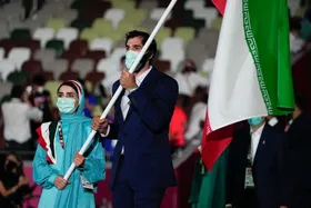 ویدئو| حضور کاروان ایران در افتتاحیه المپیک| طرح لباس&zwnj;ها تغییر نکرد!