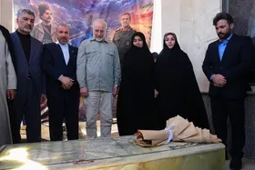 قالیباف به سردار مقاومت ملی رئیس&zwnj;علی دلواری ادای احترام کرد