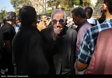 عکس‌هایی از تشییع پیکر رضا داودنژاد