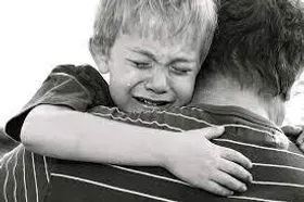 راهکار&zwnj;های کلیدی مقابله با سوگ والدین برای فرزندان