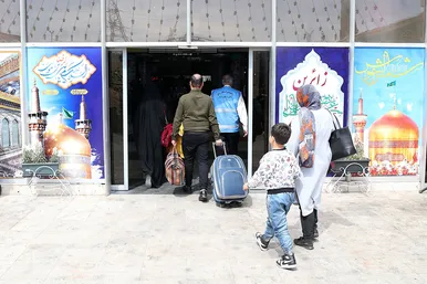  ورود مسافران نوروزی به مشهد 