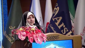 بهروزآذر: برای عبور از بحران&zwnj;ها باید از توانمندی زنان استفاده حداکثری کرد
