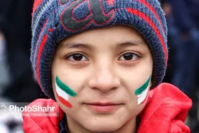 ویدئو | حضور پر رنگ دهه هشتادی و نودی&zwnj;ها در راهپیمایی ۲۲ بهمن مشهد