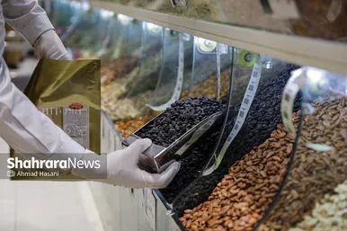 بازار مشهد در آستانه شب یلدا