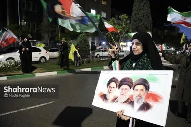 گزارش تصویری | پنجاه‌ودومین موج از حضور حماسی شبانه مردم مشهد در خیابان‌ها