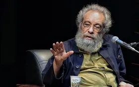 ویدئو گاف وحشتناک مسعود فراستی در نقد فیلم &laquo;جنگ جهانی سوم&raquo;