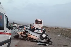 خودروی خبرنگاران در فردوس واژگون شد | حال ۲ نفر وخیم است + ویدئوی گفتگو با حادثه&zwnj;دیدگان