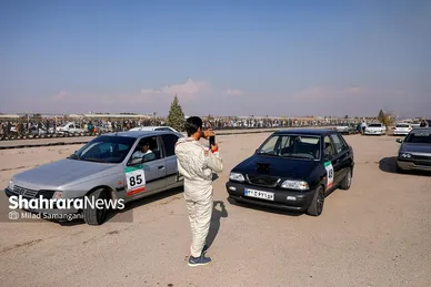 گزارش تصویری | مسابقات اتومبیل‌رانی «درگ» به میزبانی پیست مجموعه ورزشی ثامن الائمه (ع) مشهد