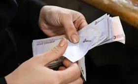 ابلاغ بخشنامه جدید حقوق ۱۴۰۲ کارمندان | حداقل حقوق کارمندان دولت نباید از ۷.۹ میلیون تومان کمتر باشد
