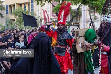 گزارش تصویری | آیین خیمه سوزان عصر عاشورا در بلوار هاشمیه مشهد (۴ تیر ۱۴۰۵)