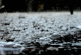 احتمال بارش باران اسیدی پس از آتش&zwnj;سوزی مخازن سوخت تهران | توصیه&zwnj;های ایمنی برای شهروندان