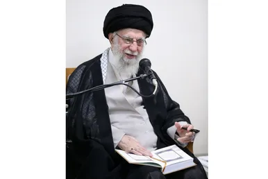 تصاویری از دیدار خانواده‌های شهدای شرارت اخیر رژیم صهیونیستی با رهبر معظم انقلاب