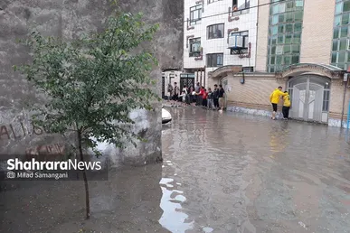 عکس‌هایی از آب گرفتگی محله مشکینی و خیابان امام‌دوست قاسم‌آباد (۲۹ اردیبهشت ۱۴۰۳)