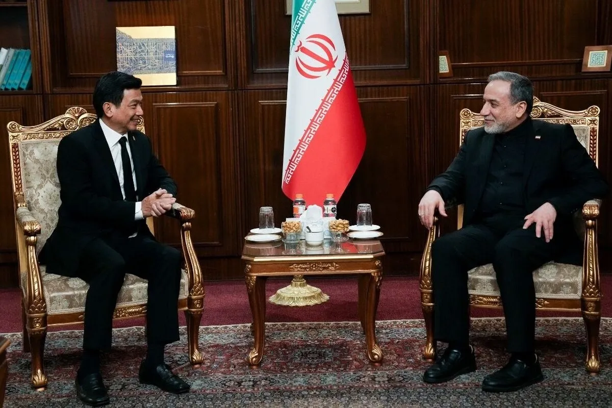 دیدار و رایزنی عراقچی با نماینده پادشاه و دولت تایلند در تهران