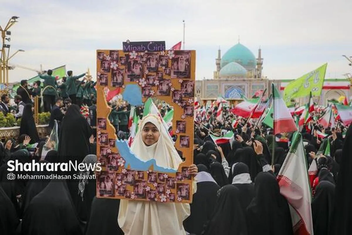 مهر وطن بر قلب | حضور پرشور دختران مشهدی در اجتماع بزرگ «مشت‌های گره کرده» در حرم مطهر رضوی + فیلم و تصاویر