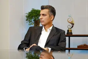 ویدئو | وقتی عادل فردوسی&zwnj;پور برای بازیکنان پرسپولیس از بزرگ&zwnj;ترین دلتنگی&zwnj;اش می&zwnj;گوید!