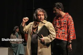 نگاهی به نمایش &laquo;کمپانی فیلم&zwnj;سازی آقای داتان&raquo; | جستجوی حقیقت در دنیای پیچیده ذهن انسان