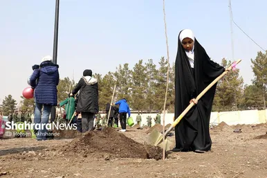 پویش سراسری درخت‌کاری در بوستان جهانشهر