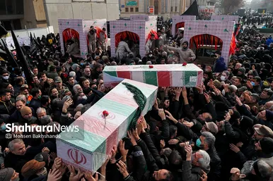 تشییع پیکر مطهر ۱۰ شهید گمنام در مشهد