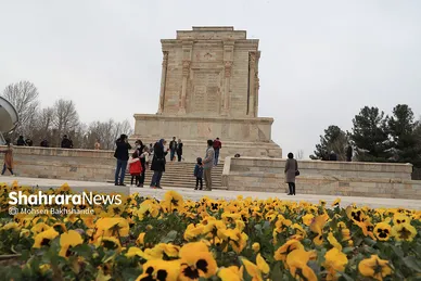 حضور گردشگران در آرامگاه فردوسی در نوروز ۱۴۰۱