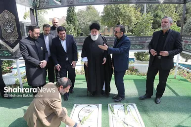جلسه قرارگاه مرکزی خدمت رسانی به زائرین حرم مطهر رضوی