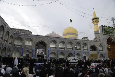 حضور و سخنرانی رهبر انقلاب در اجتماع زائران و مجاوران حرم مطهر رضوی- ۲