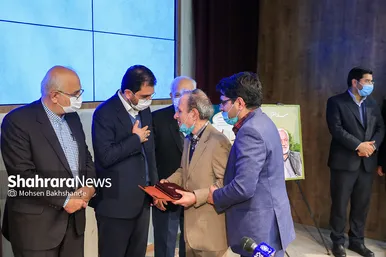نشست صمیمی شهردار مشهد با جامعه قرآنی