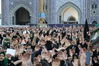 استقبال از پیکر شهدای خدمت در حرم رضوی