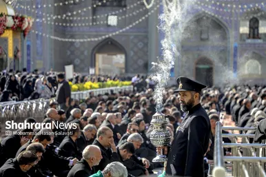 گزارش تصویری | تعویض پرچم گنبد حرم مطهر رضوی در صبح ولادت امام رضا (ع)