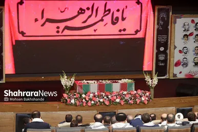 گزارش تصویری | بدرقه پیکر شهید گمنام دفاع مقدس در همایش سالیانه بسیجیان در مشهد