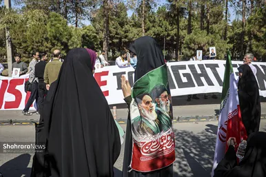 گزارش تصویری | تشکیل بزرگترین زنجیره انسانی جان فدا توسط مردم و دانشجویان مشهدی در دانشگاه فردوسی