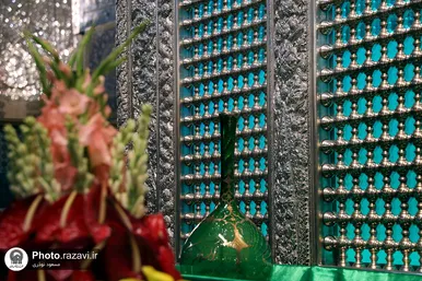 غبارروبی ضریح مطهر رضوی به مناسبت دهه کرامت