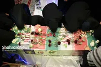 ویدئو| مدیحه سرایی احمد واعظی در حرم مطهر رضوی در کنار پیکر شهدای گمنام