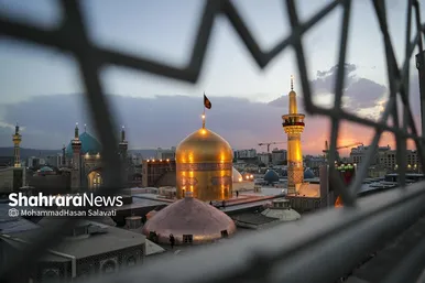 گزارش تصویری | آئین اذن عزای حسینی و تعویض پرچم گنبد حرم مطهر رضوی همزمان با آغاز ماه محرم