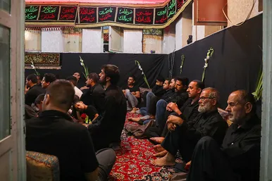 آیین سینی گردانی حضرت قاسم علیه السلام در شب هشتم محرم