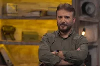 سید جواد هاشمی جایزه خود را تقدیم به کودکان شهید میناب کرد + فیلم