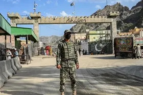 در حمله شبه&zwnj;نظامیان به کاروان نظامیان پاکستانی، ۱۱ تن کشته شدند