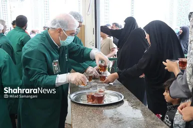 میزبانی قائم‌شهری‌ها از زائران رضوی در چایخانه امام رضا (ع)