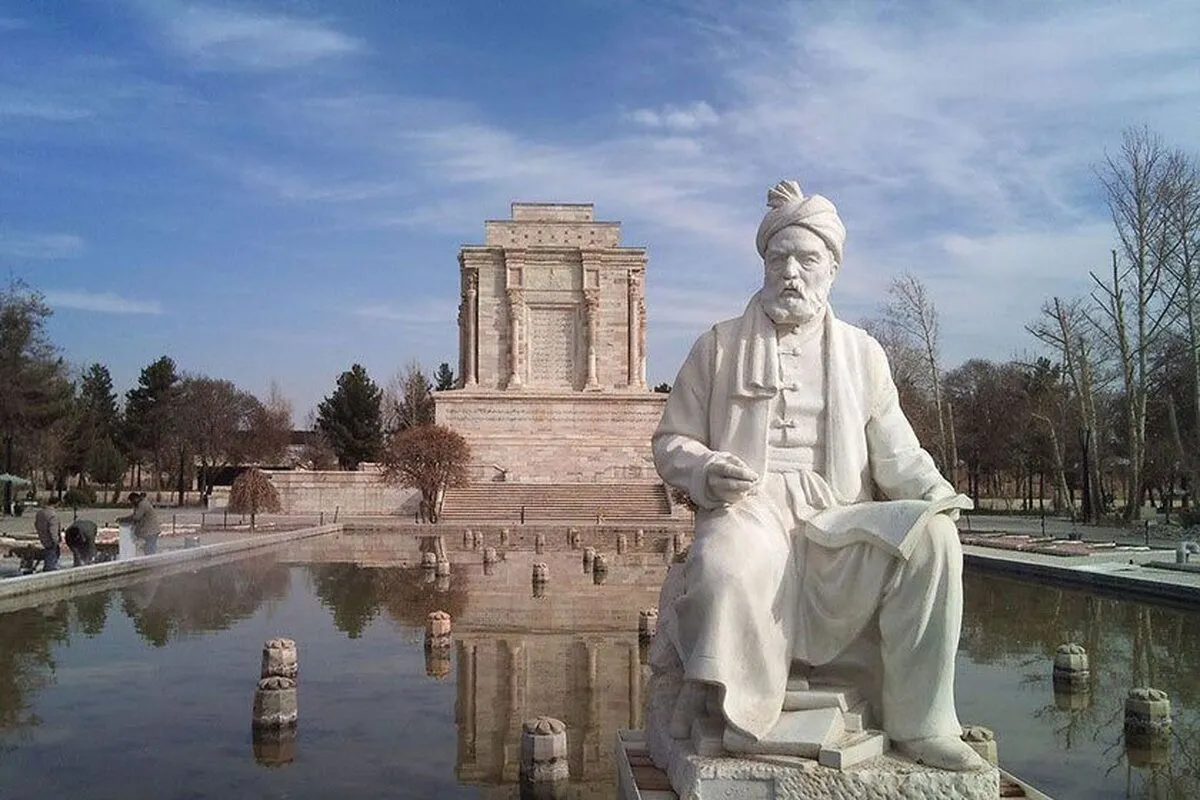 فردوسی، حکیمی که اسطوره را به خدمت دین درآورد