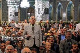 دعا برای سلامتی رئیس جمهور در حرم مطهر رضوی